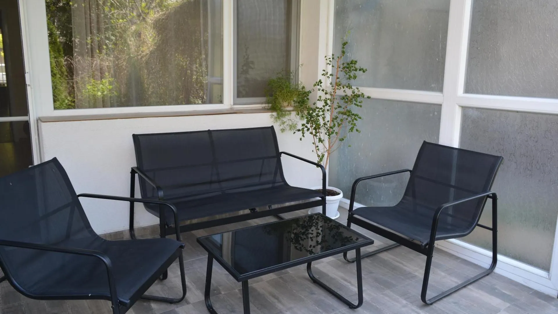 City Center Apartment With A Backyard Burgas Bulgaria