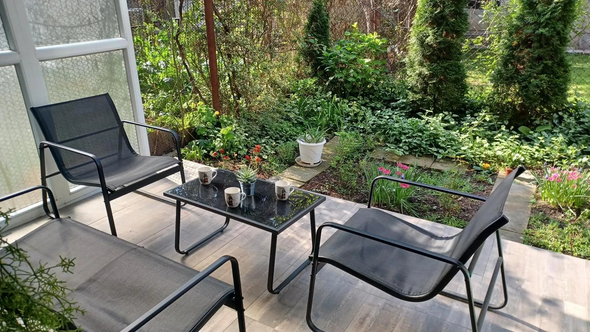 City Center Apartment With A Backyard Burgas