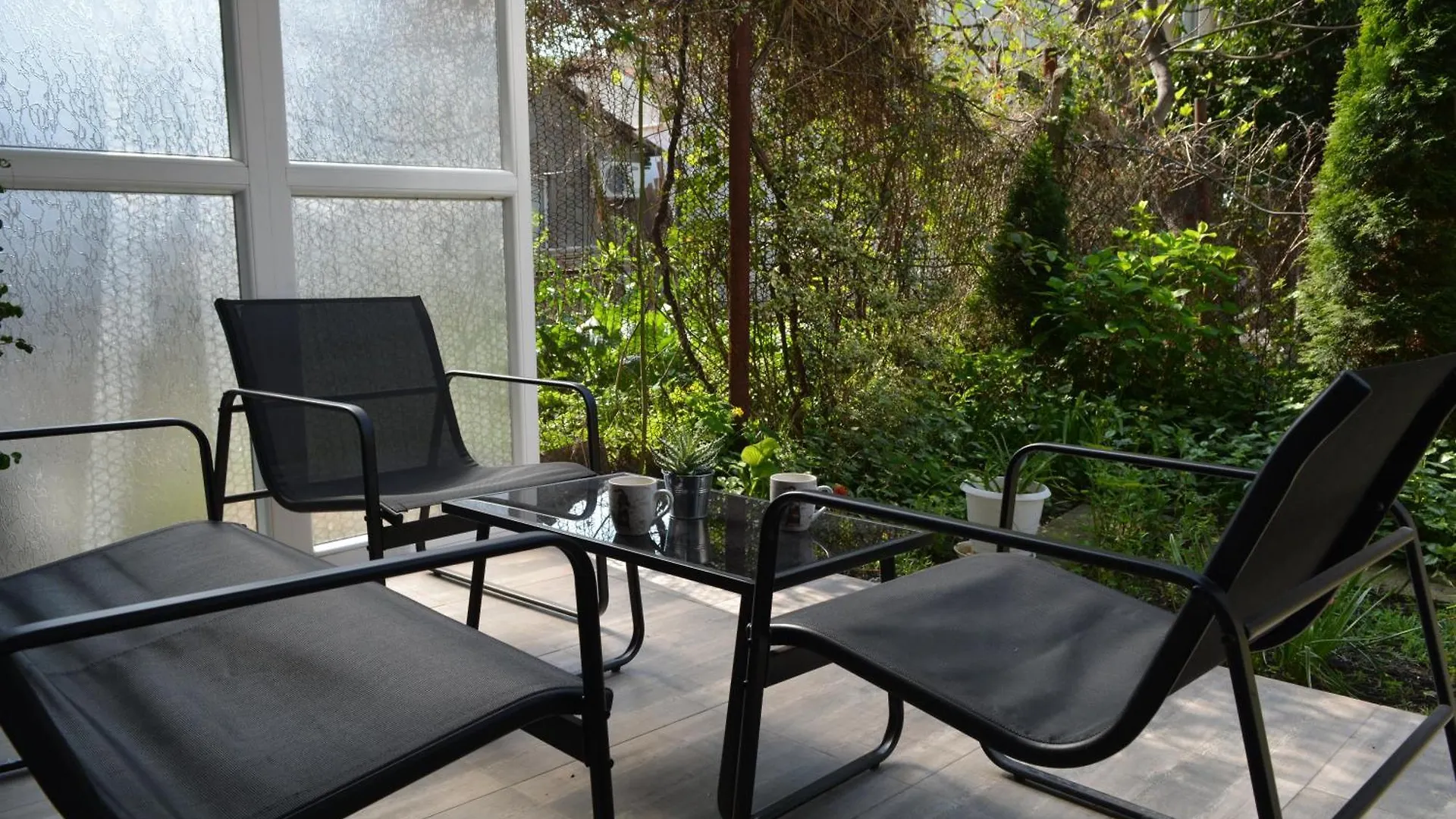 City Center Apartment With A Backyard Burgas